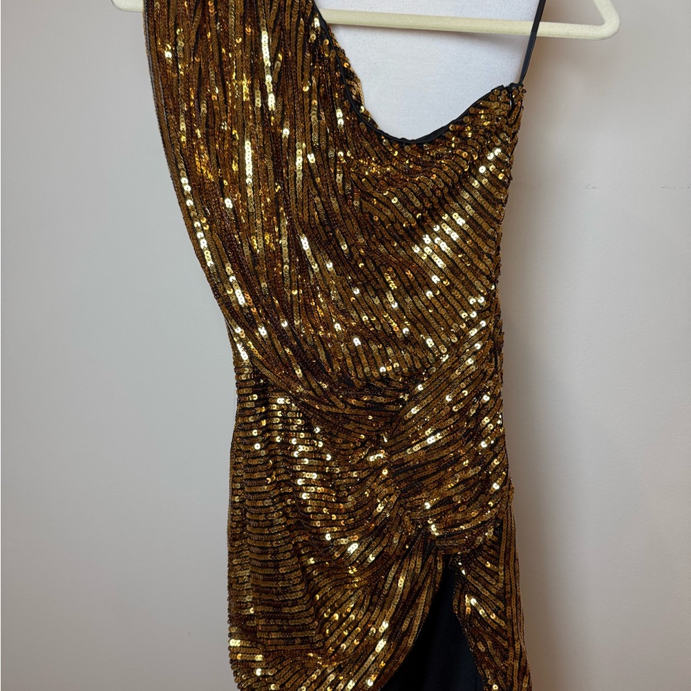 Glamorous One-Shoulder Sequin Dress